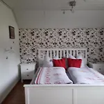 Zur Waldroute شقة