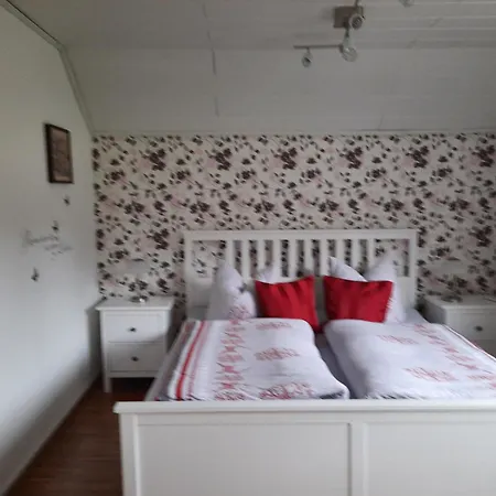 Zur Waldroute Apartment